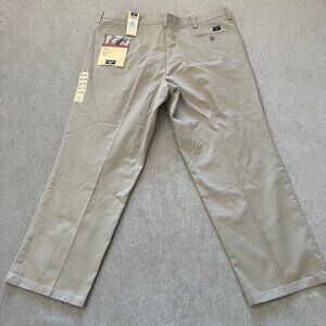 Dockers Straight Regular Fit Chino Pants Men 42x30 Khaki Casual Stretch NWT
